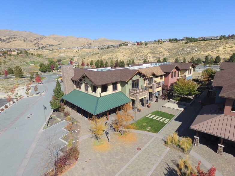 7665 Town Square Ln, Reno, NV à louer - Photo principale – Image 3 sur 9
