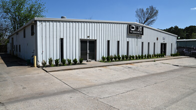 16450 Lee Rd, Humble, TX à louer Photo de l’immeuble– Image 1 sur 2