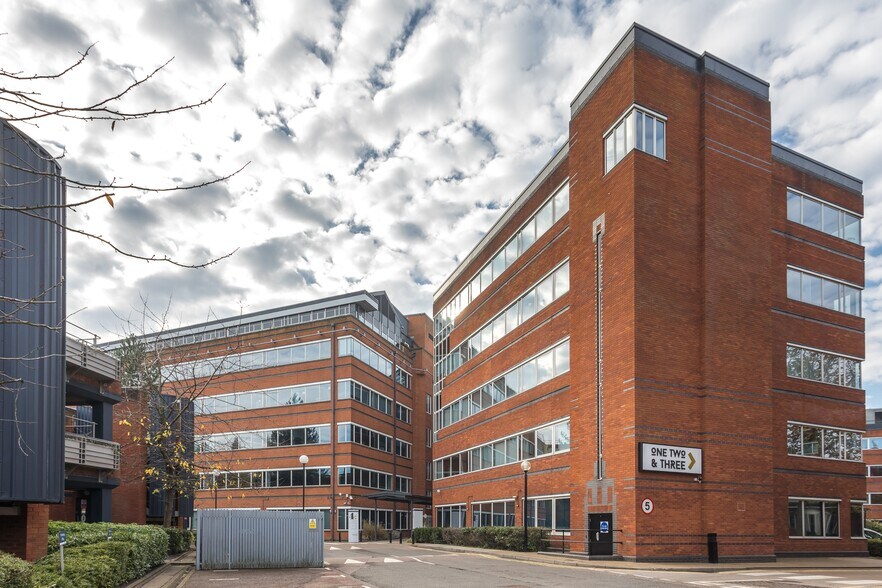 Maxwell Rd, Borehamwood à louer - Photo de l’immeuble – Image 1 sur 1