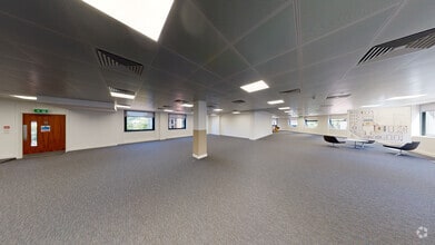 27-41 Church St W, Woking à louer Numérisation 3D Matterport– Image 1 sur 10