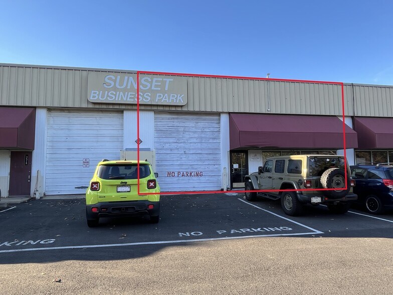 294 Sunset Park Dr, Herndon, VA à vendre - Photo de l’immeuble – Image 3 sur 3