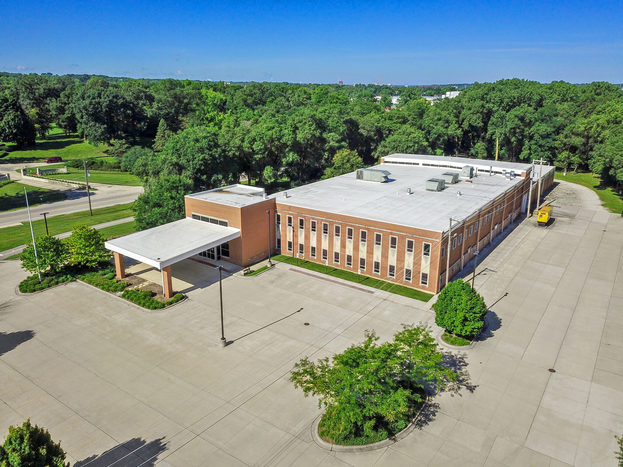1225 E Washington St, Joliet, IL à vendre Photo de l’immeuble– Image 1 sur 9