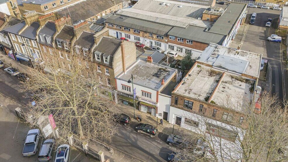 39-41 Knights Hl, Londres à vendre - Photo de l’immeuble – Image 1 sur 21