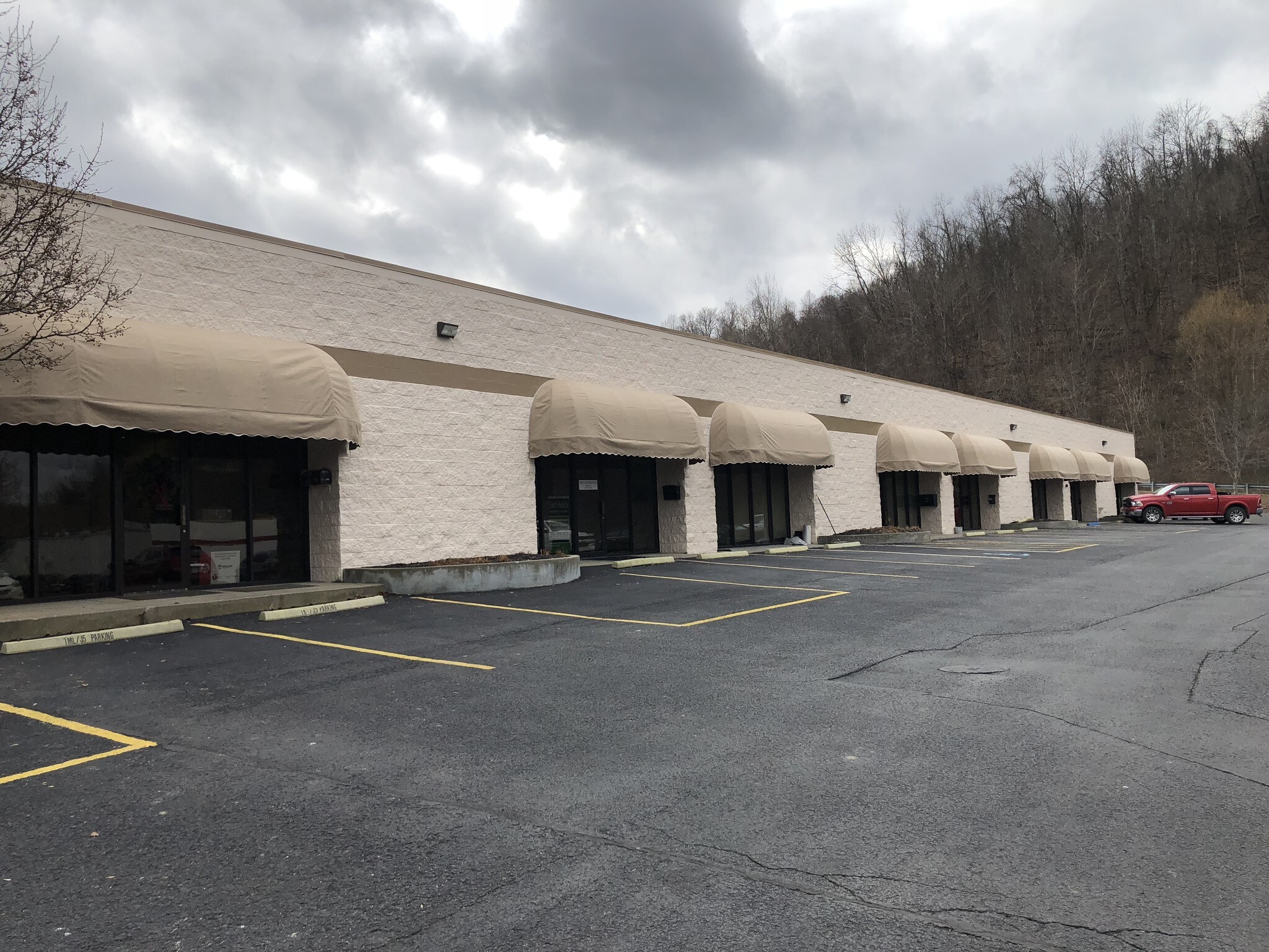 109 Platinum Dr, Bridgeport, WV à louer Photo principale– Image 1 sur 5