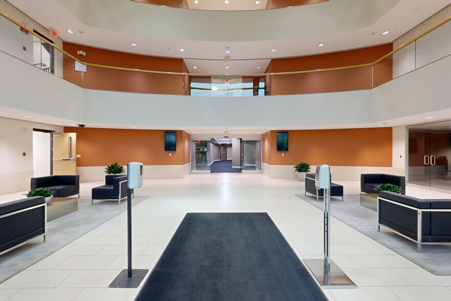 100 Phoenix Dr, Ann Arbor, MI à louer - Numérisation 3D Matterport – Image 2 sur 23