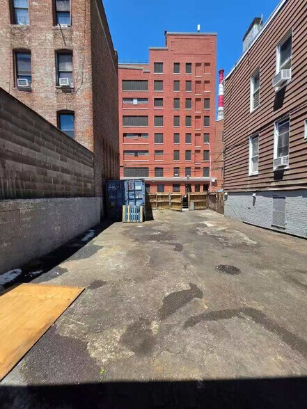 38-59 9th St, Long Island City, NY à louer - Photo de l’immeuble – Image 2 sur 5