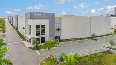 6450 NW 97th Ave, Doral, FL à louer Photo intérieure– Image 1 sur 5