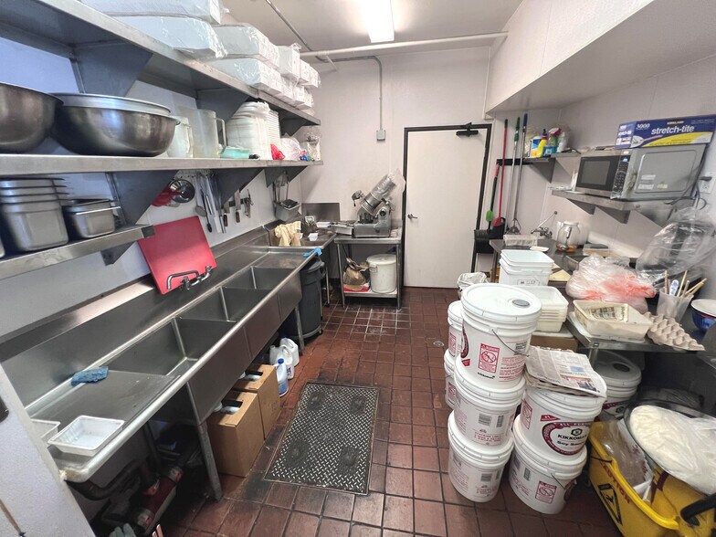 830 Sir Francis Drake Blvd, San Anselmo, CA à vendre - Photo de l’immeuble – Image 3 sur 4