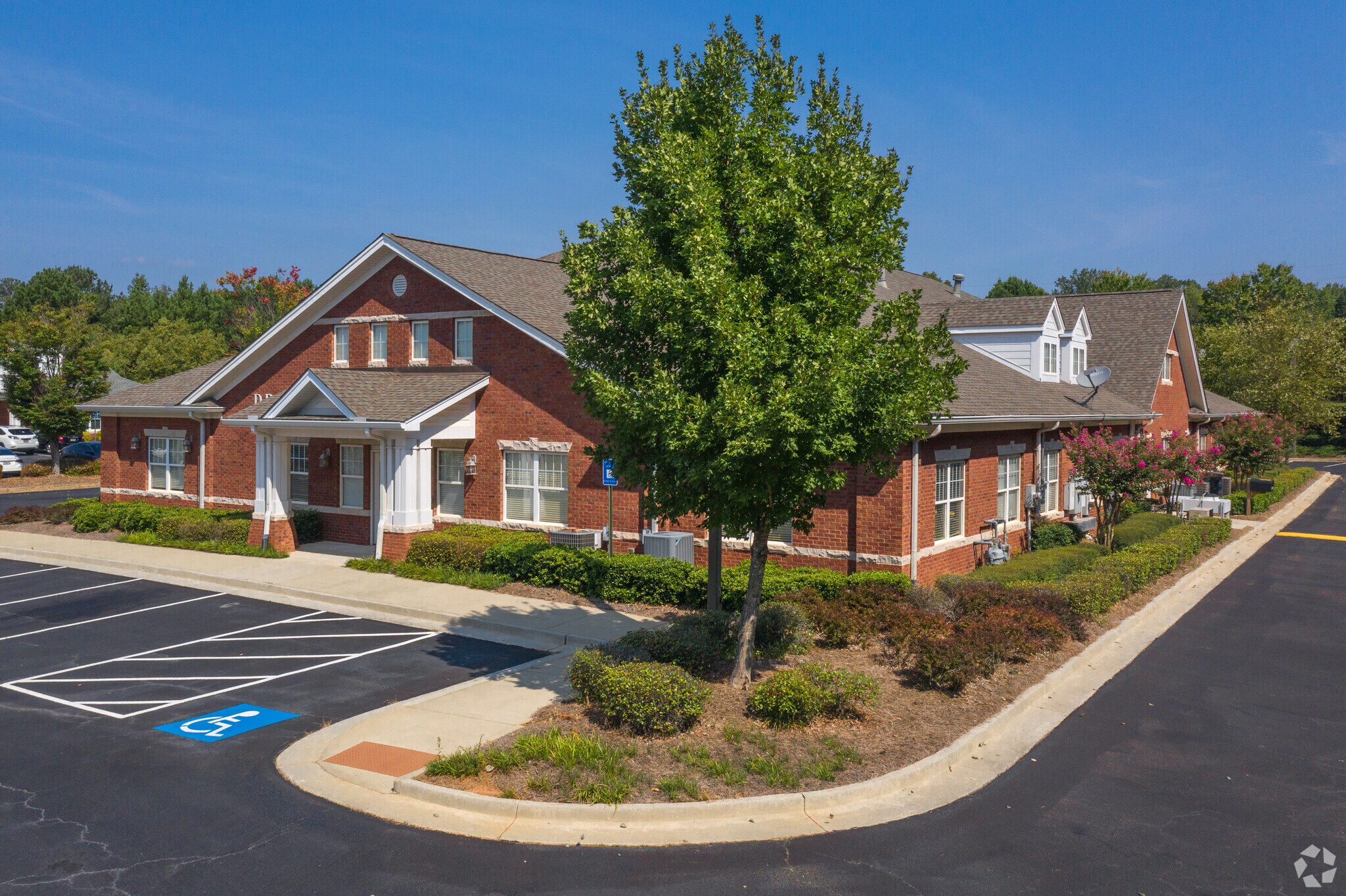 1553 Janmar Rd, Snellville, GA à vendre Photo principale– Image 1 sur 7