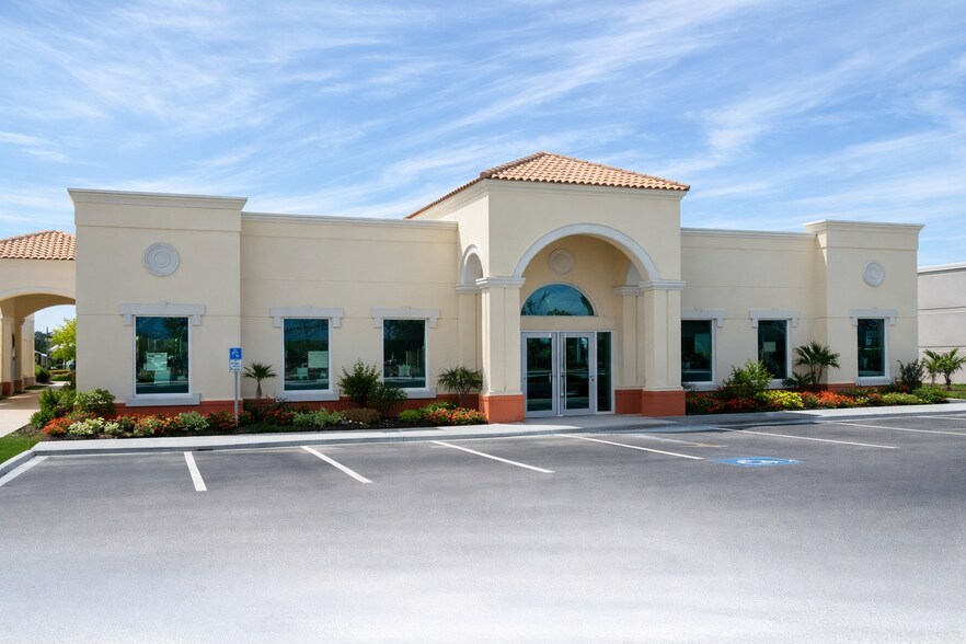 5055 S Congress Ave, Lake Worth, FL à louer - Photo principale – Image 1 sur 11