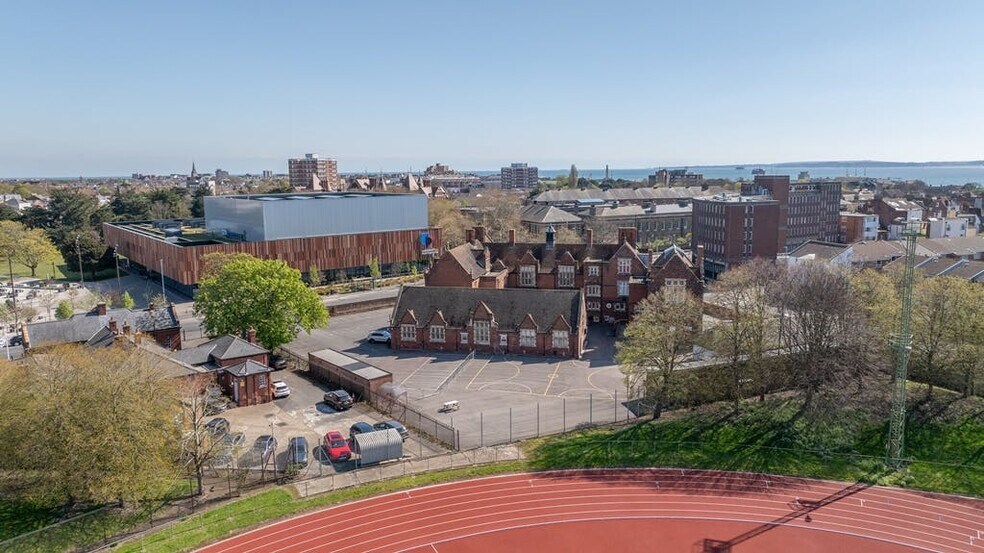 St. Georges Rd, Portsmouth à vendre - Photo de l’immeuble – Image 3 sur 8