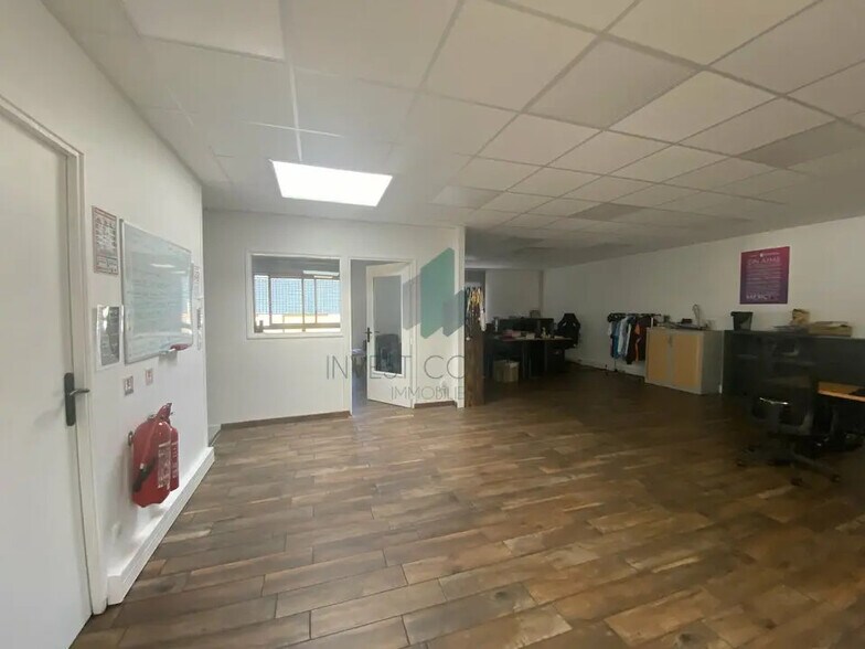 Bureau dans SAINT-OUEN-L'AUMONE à vendre - Photo de l’immeuble – Image 2 sur 8
