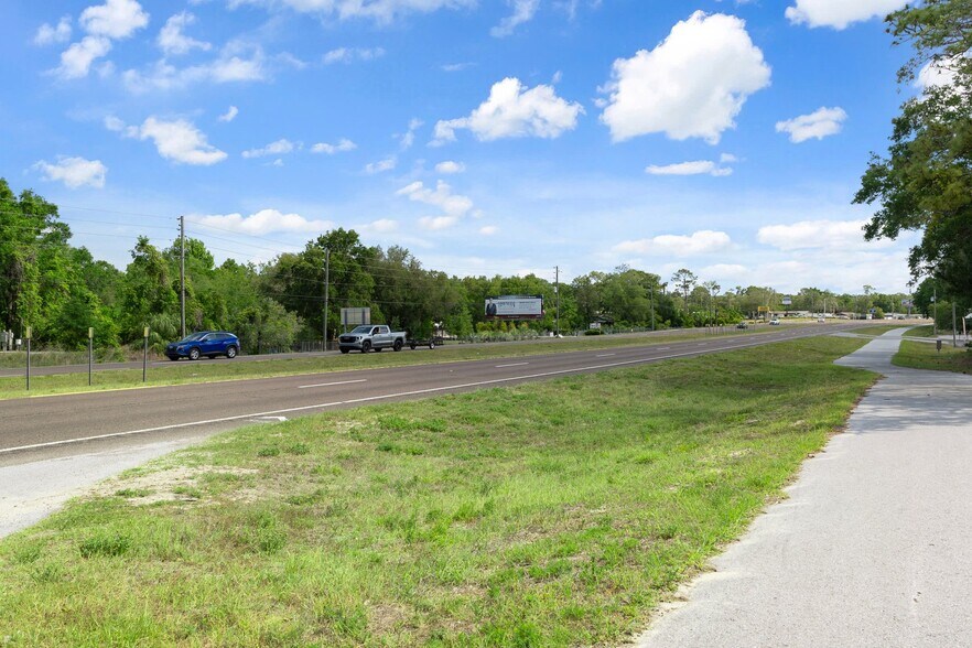 15464 Cortez Blvd, Brooksville, FL à louer - Photo de l’immeuble – Image 3 sur 65