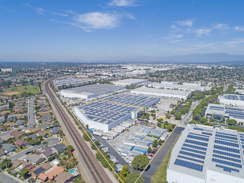 12935 Leffingwell Ave, Santa Fe Springs, CA à louer - Photo de l’immeuble – Image 2 sur 10