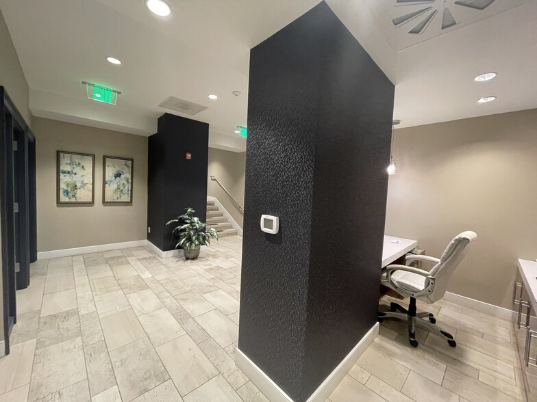 2929 Connecticut Ave NW, Washington, DC à louer - Hall d’entrée – Image 2 sur 8