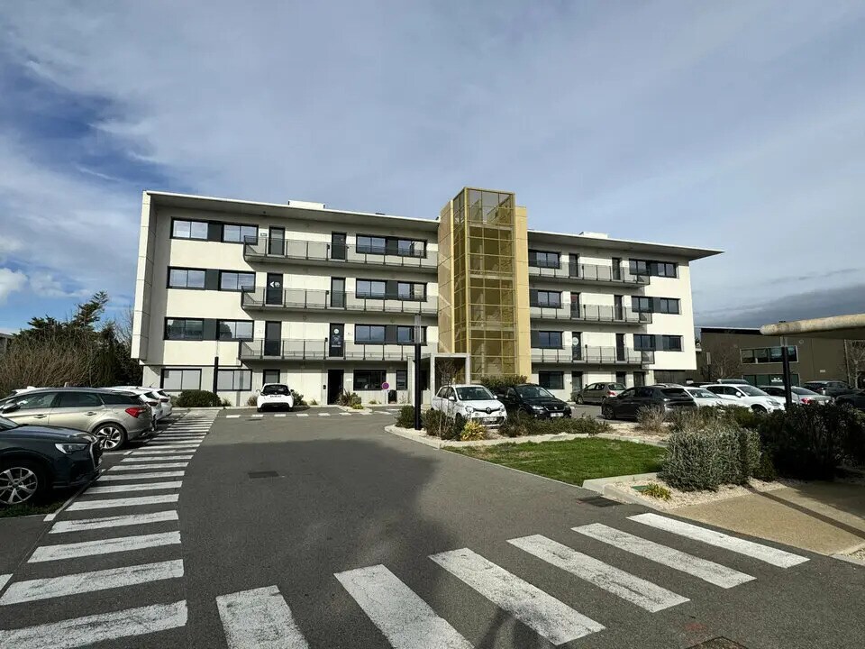 Bureau dans Avignon à louer Photo de l’immeuble– Image 1 sur 5