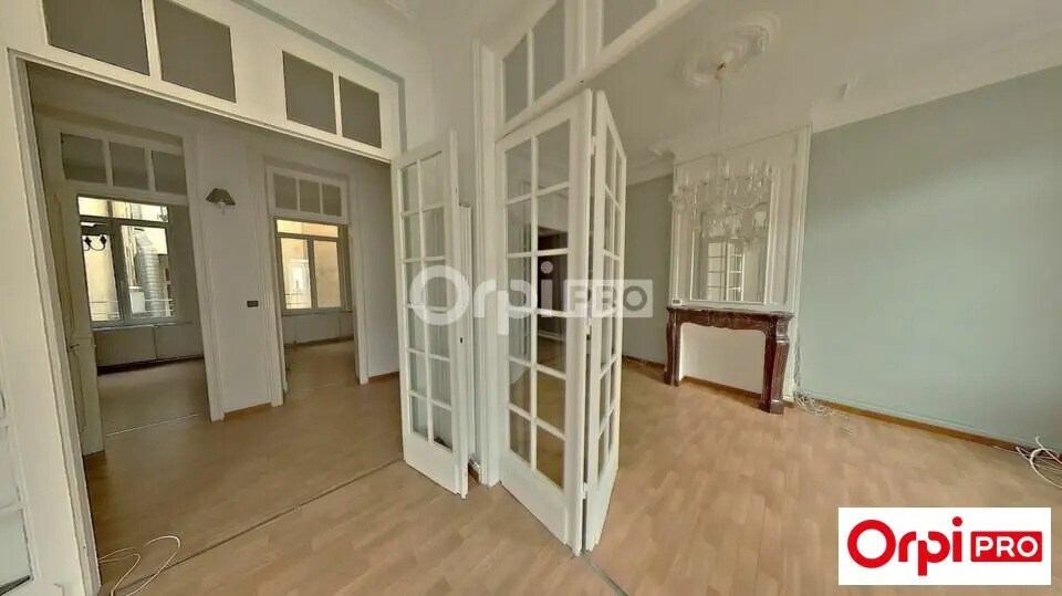 Bureau dans Lille à louer - Photo de l’immeuble – Image 2 sur 7
