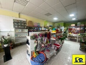 Local commercial dans Cuenca, Cuenca à louer Photo intérieure– Image 2 sur 6