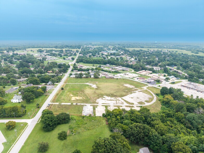 1800 E Mechanic St, Harrisonville, MO à vendre - Photo de l’immeuble – Image 3 sur 4