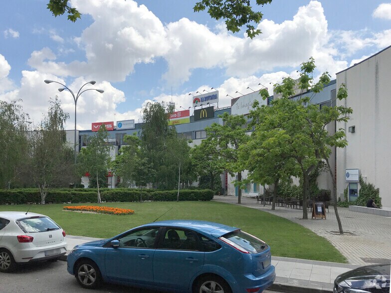 Plaza Del Toro, 1, Tres Cantos, Madrid à vendre - Photo de l’immeuble – Image 2 sur 8