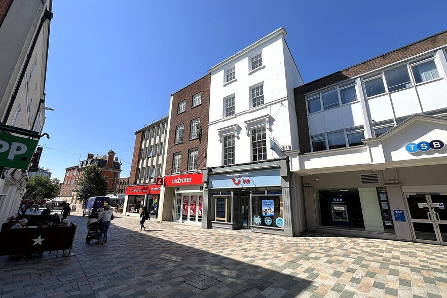 87 High St, Chelmsford à vendre - Photo principale – Image 1 sur 5