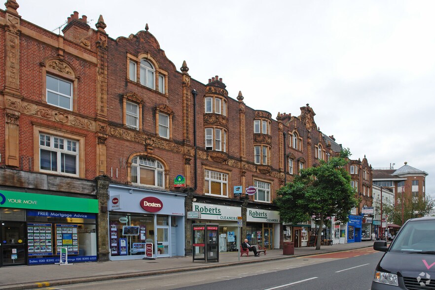 6-10 Claremont Rd, Surbiton à louer - Photo de l’immeuble – Image 2 sur 3