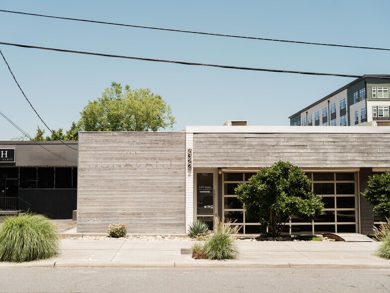 2400-2406 Dunavant St, Charlotte, NC à louer - Photo de l’immeuble – Image 1 sur 15
