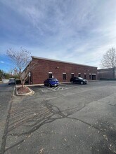 1024 Van Buren Ave, Indian Trail, NC à louer Photo de l’immeuble– Image 1 sur 7