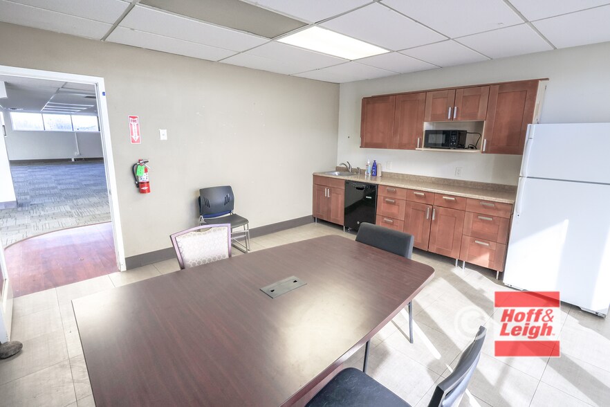 3709 E Platte Ave, Colorado Springs, CO à vendre - Photo de l’immeuble – Image 3 sur 10
