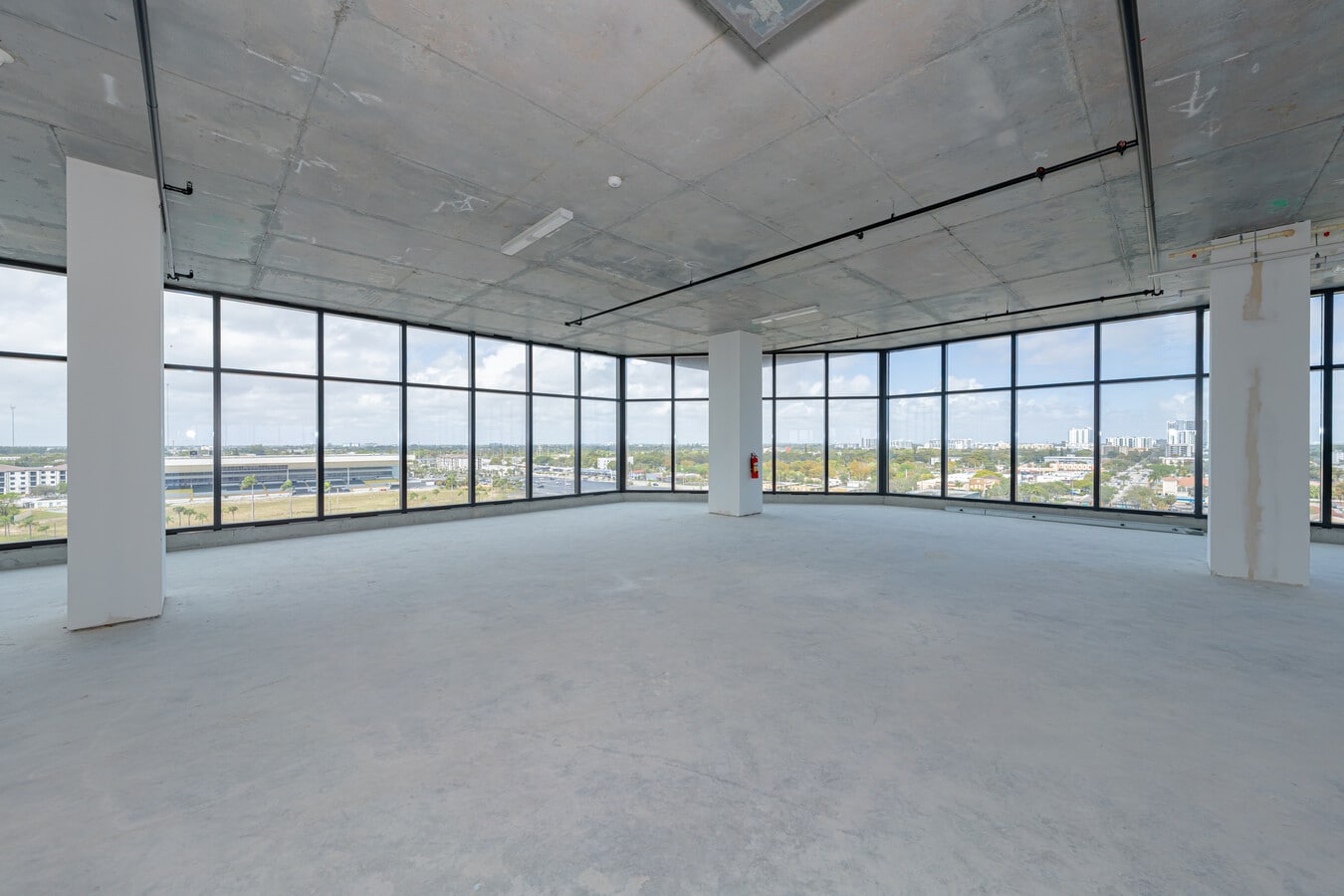 800 N Federal Hwy, Hallandale Beach, FL 33009 - Lot 1001 - - Photo intérieure - Image 1 of 6