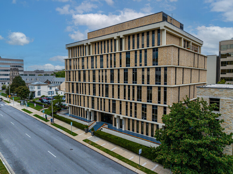 102 W Pennsylvania Ave, Towson, MD à louer - Photo de l’immeuble – Image 1 sur 6