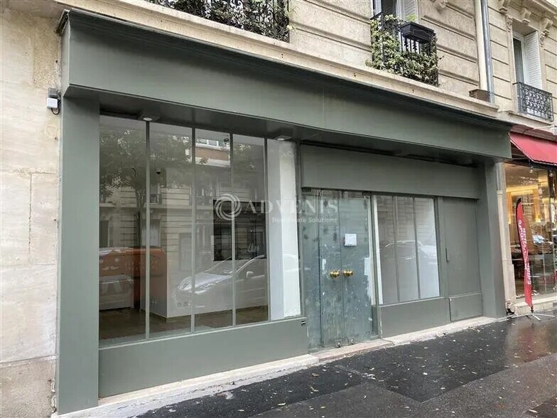 Immeuble residentiel dans Paris à vendre - Photo de l’immeuble – Image 1 sur 4