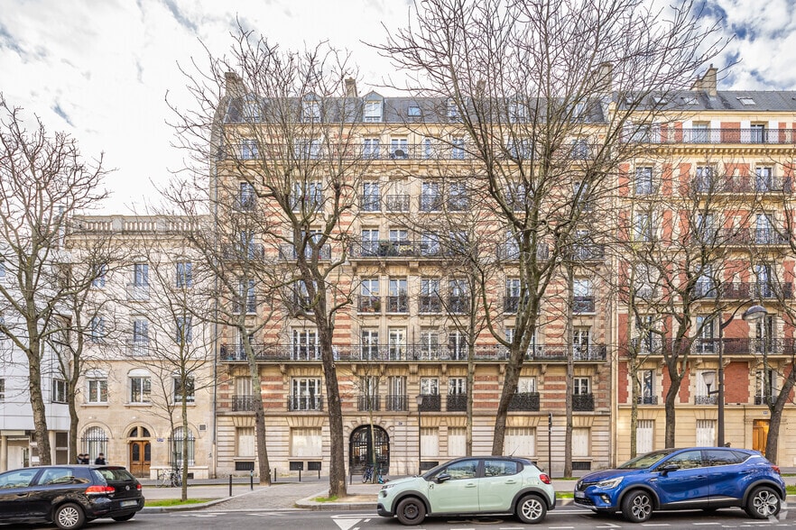 Local commercial dans Paris à louer - Photo principale – Image 1 sur 3