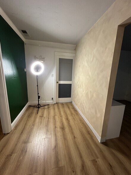 16430 Monterey Rd, Morgan Hill, CA à louer - Photo de l’immeuble – Image 3 sur 8