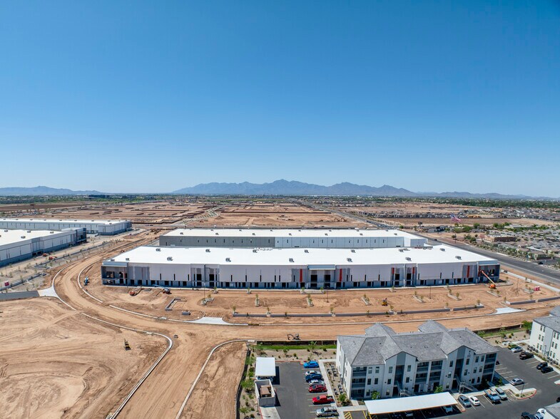 NWC INDIAN SCHOOL ROAD & LOOP 101, Phoenix, AZ à louer - Photo de l’immeuble – Image 1 sur 16