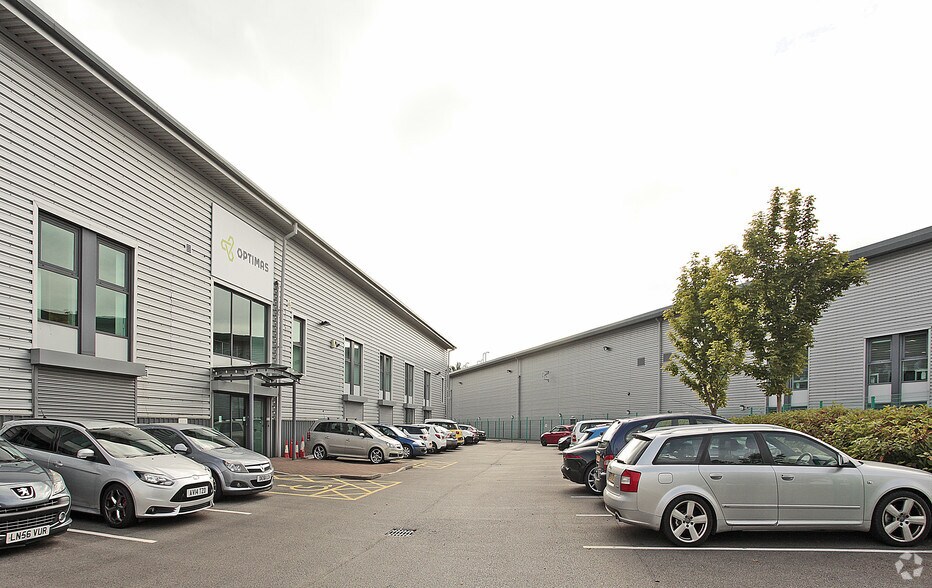 Horsfield Way, Stockport à vendre - Photo de l’immeuble – Image 2 sur 6