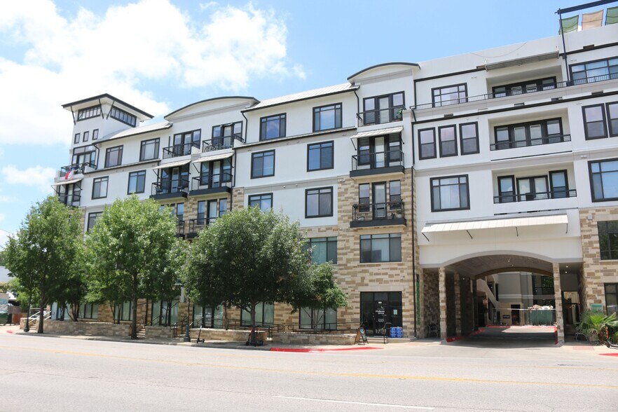 127 E Riverside Dr, Austin, TX à louer - Photo principale – Image 1 sur 58