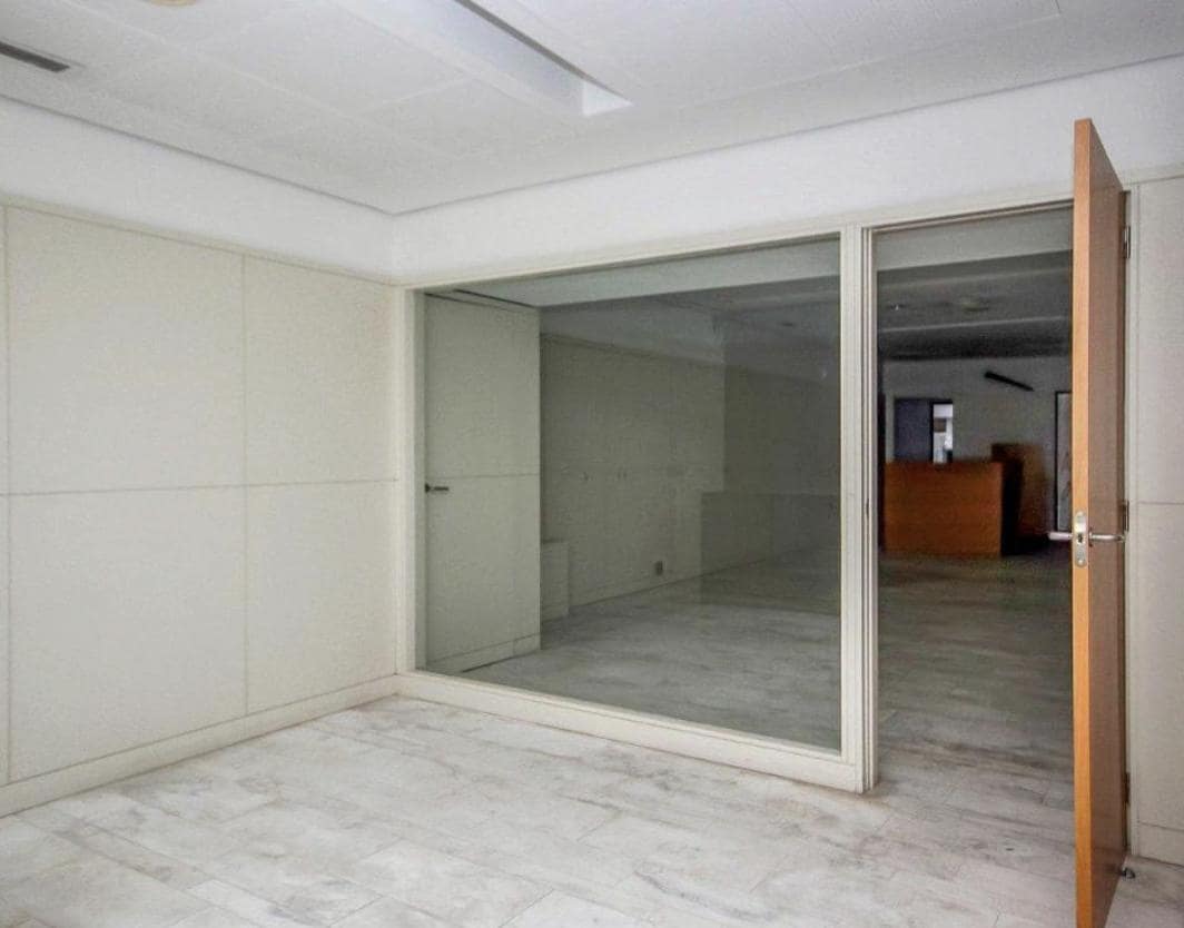 Sant Andreu de la Barca, BAR 08740 - Lot 01 - - Photo intérieure - Image 1 of 4