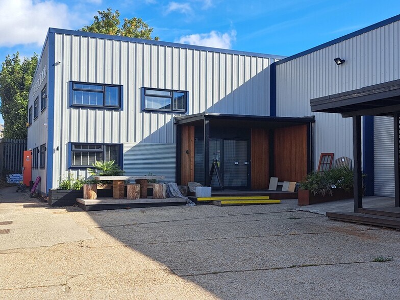 1A-1D Cauldwell Walk, Bedford à louer - Photo de l’immeuble – Image 1 sur 2