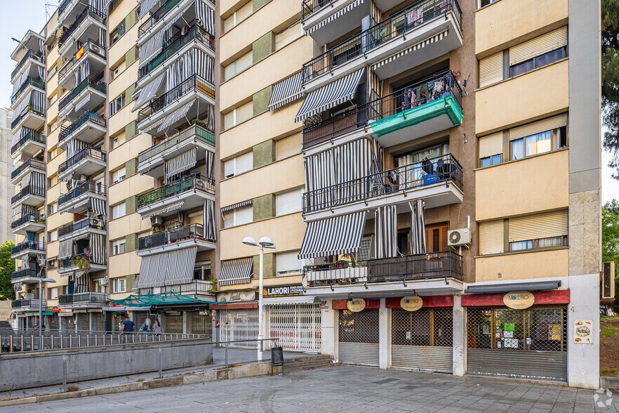 Local commercial dans Rubí, Barcelona à louer - Photo de l’immeuble – Image 3 sur 5