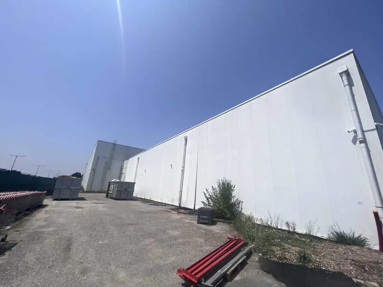 Industriel/Logistique dans Bassens à louer - Photo de l’immeuble – Image 1 sur 4