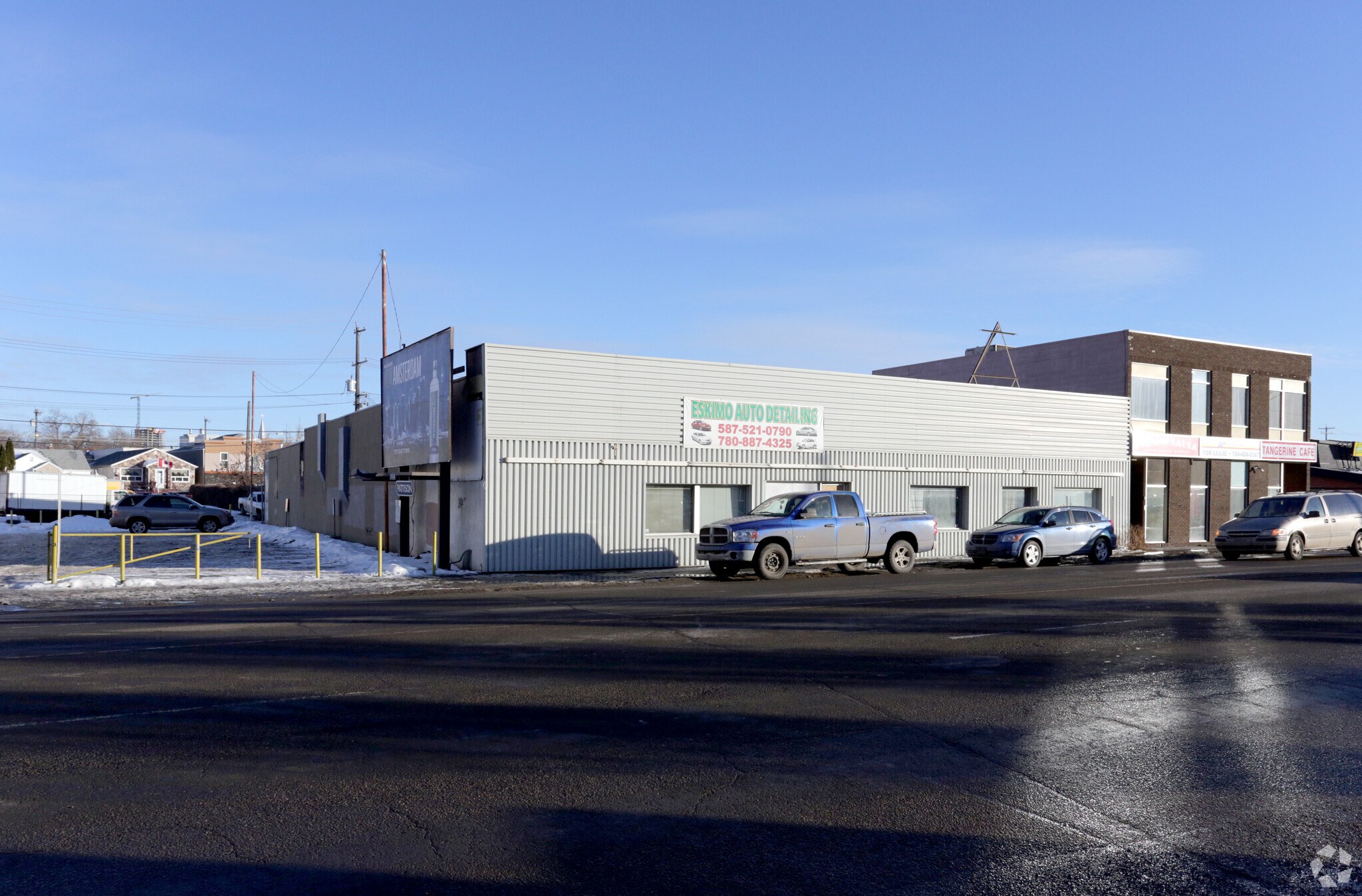 10927 / 10939 – 101 street, Edmonton AB portefeuille de 2 biens à vendre sur LoopNet.fr Photo principale– Image 1 sur 3