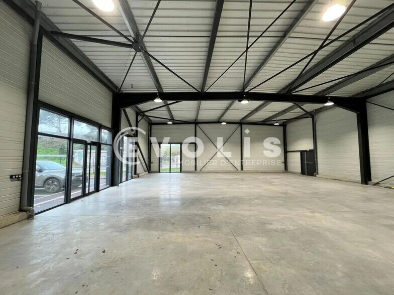 Bureau dans VILLENAVE-D'ORNON à louer - Photo intérieure – Image 2 sur 9