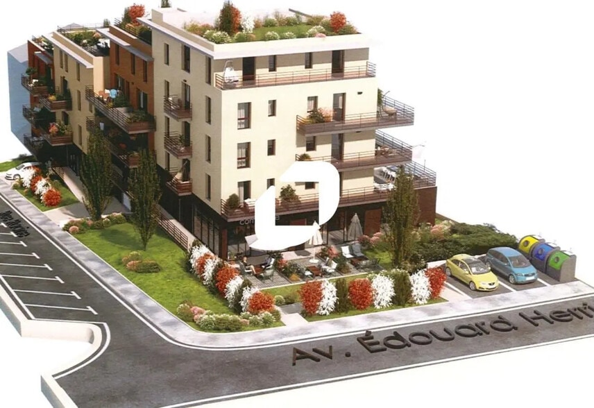 Local commercial dans Voiron à louer - Photo de l’immeuble – Image 1 sur 7