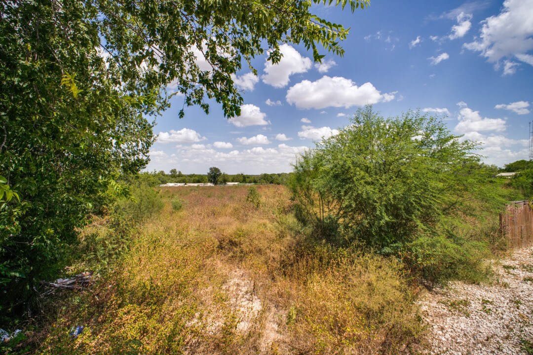 226 Beethoven St, San Antonio, TX à vendre Autre– Image 1 sur 9