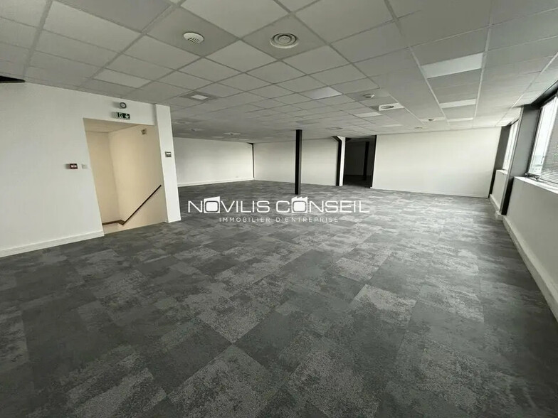 Local d’activités dans Colomiers à louer - Photo de l’immeuble – Image 3 sur 8