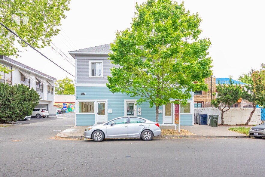 1117 24th St, Sacramento, CA à louer - Photo de l’immeuble – Image 2 sur 16