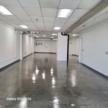 210 E Olympic Blvd, Los Angeles, CA à louer Photo intérieure– Image 2 sur 5