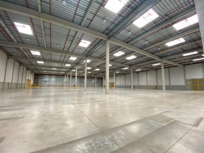 Industriel/Logistique dans Le Plessis-Pâté à louer - Photo de l’immeuble – Image 1 sur 4