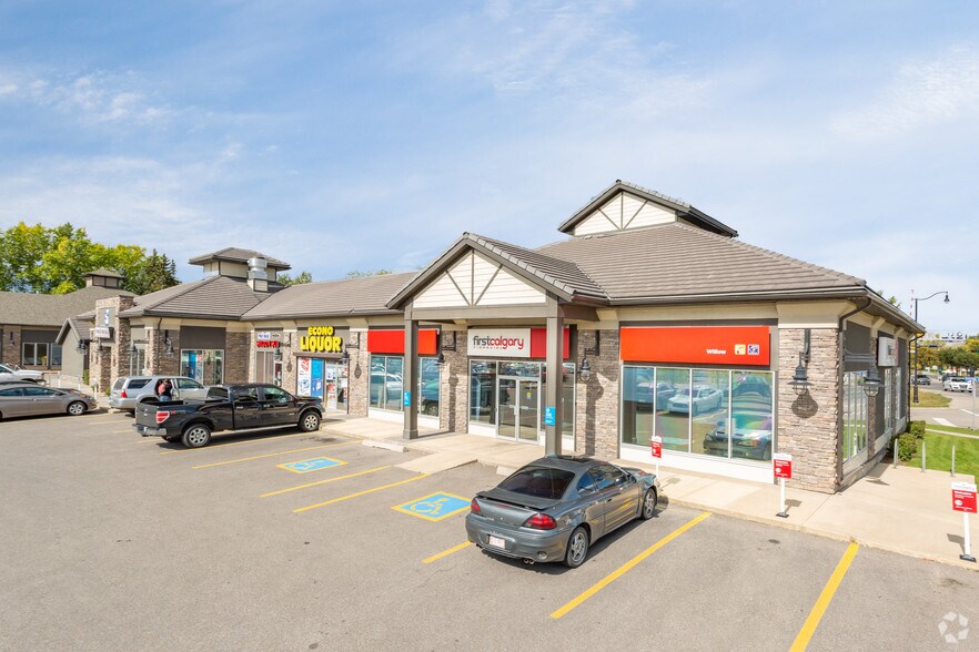 71 Riverside Dr, Okotoks, AB à louer - Photo de l’immeuble – Image 3 sur 6